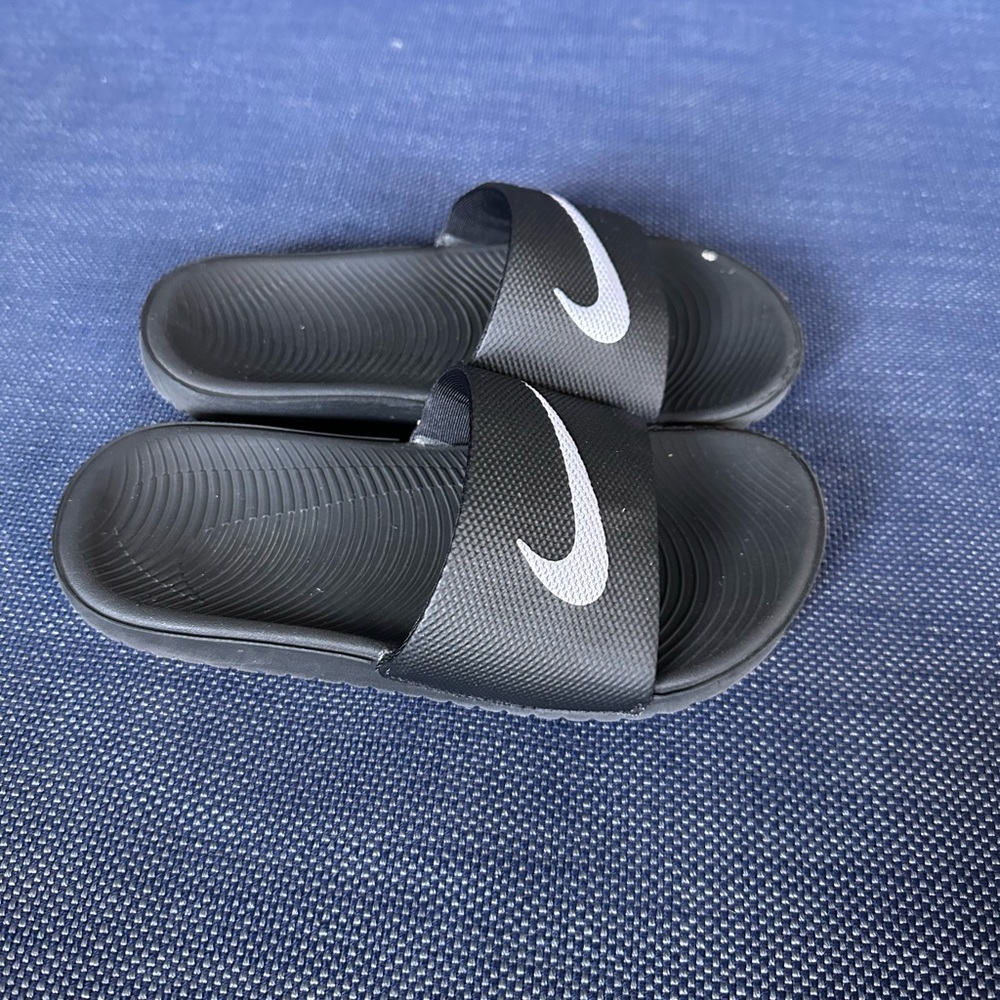 Nike Black Slide Sandals with Logo - Picture 2 of 4